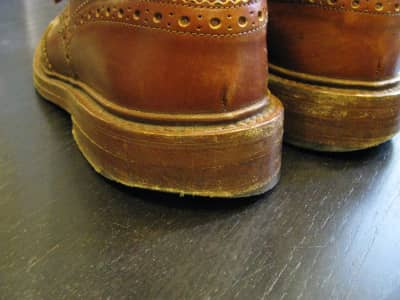 Tricker’s（トリッカーズ）　つま先修理（トライアンフ）、ヒール交換、靴磨き、アンティークシューレース | 靴修理