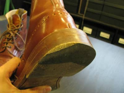 Tricker’s（トリッカーズ）　つま先修理（トライアンフ）、ヒール交換、靴磨き、アンティークシューレース | 靴修理