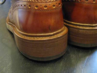 Tricker’s（トリッカーズ）　つま先修理（トライアンフ）、ヒール交換、靴磨き、アンティークシューレース | 靴修理
