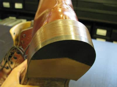 Tricker’s（トリッカーズ）　つま先修理（トライアンフ）、ヒール交換、靴磨き、アンティークシューレース | 靴修理