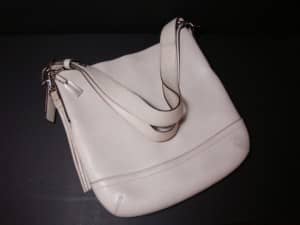 コーチ　ショルダーバッグ（COACH）　クリーニング＋染め直し | バッグ修理