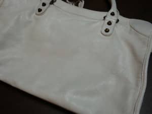 バレンシアガ　エディターズバッグ（BALENCIAGA）　クリーニング＋染め直し | バッグ修理