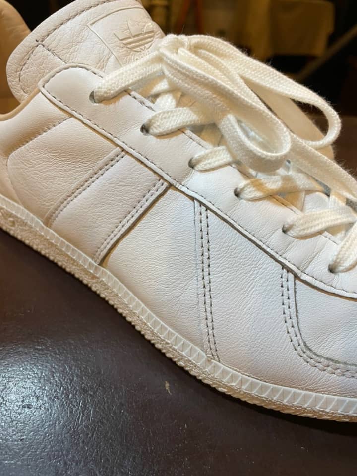 adidas（アディダス）スニーカー　クリーニング＆靴ひも交換 | 靴修理