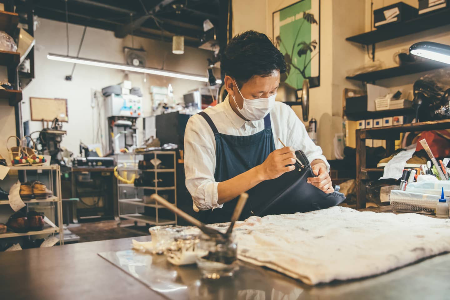 静かな情熱を秘めた革職人。この道を目指した“原点”とは？｜ブログ