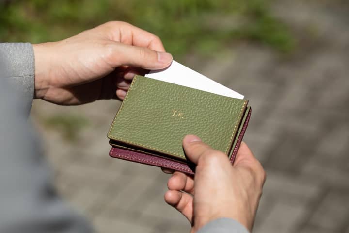 離れて暮らす大切な人に「想い」を贈る。オーダー革小物が持つ力・第4回 | スピカのモノ作り