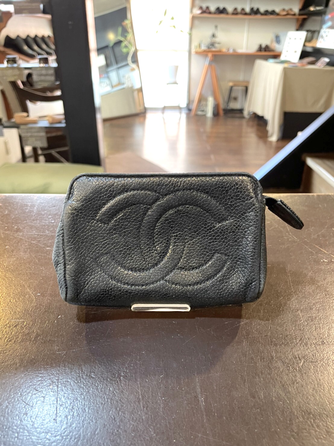 修理事例】CHANEL（シャネル）ポーチ クリーニング＆染め直し