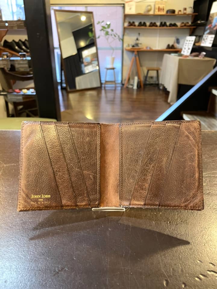 JOHN LOBB（ジョンロブ）二つ折り財布　クリーニング＆染め直し | 革小物修理
