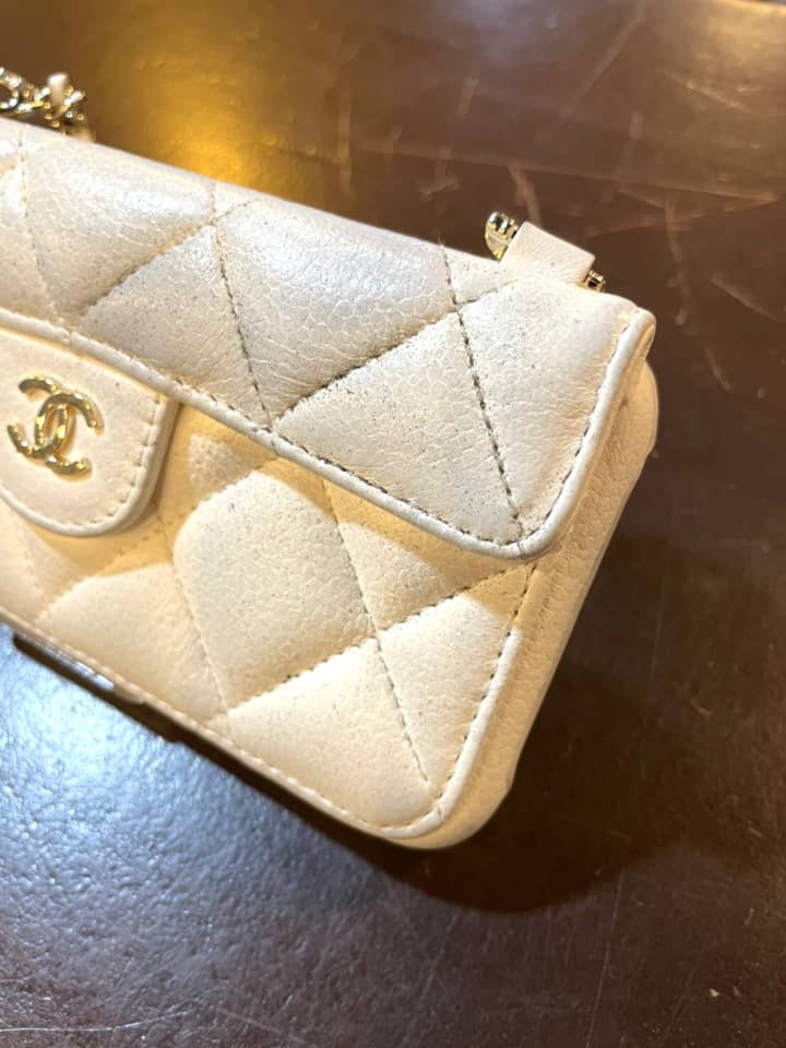 CHANEL（シャネル）スマホケース　クリーニング＆染め直し | 靴修理