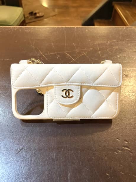 CHANEL（シャネル）スマホケース　クリーニング＆染め直し | 靴修理
