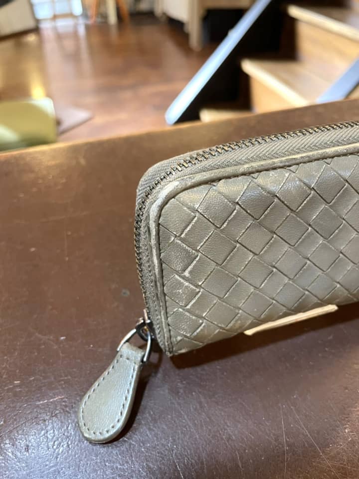 BOTTEGA VENETA（ボッテガヴェネタ）コインケース　クリーニング＆染め直し | 革小物修理