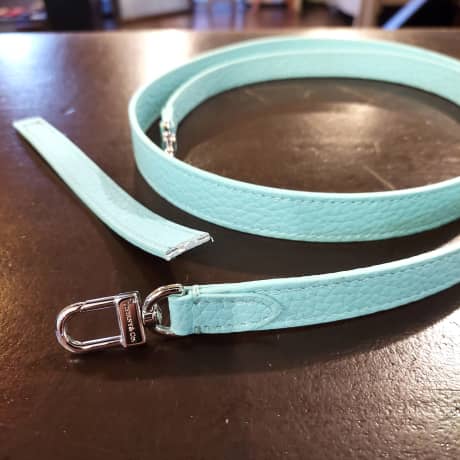 TIFFANY（ティファニー）ショルダーベルトカット | 革小物修理