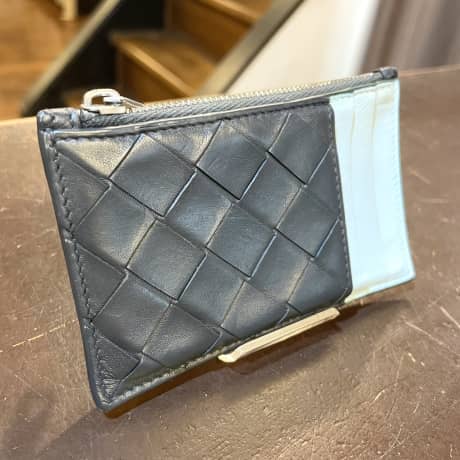 BOTTEGA VENETA（ボッテガヴェネタ）フラグメントケース　クリーニング＆染め直し | 革小物修理