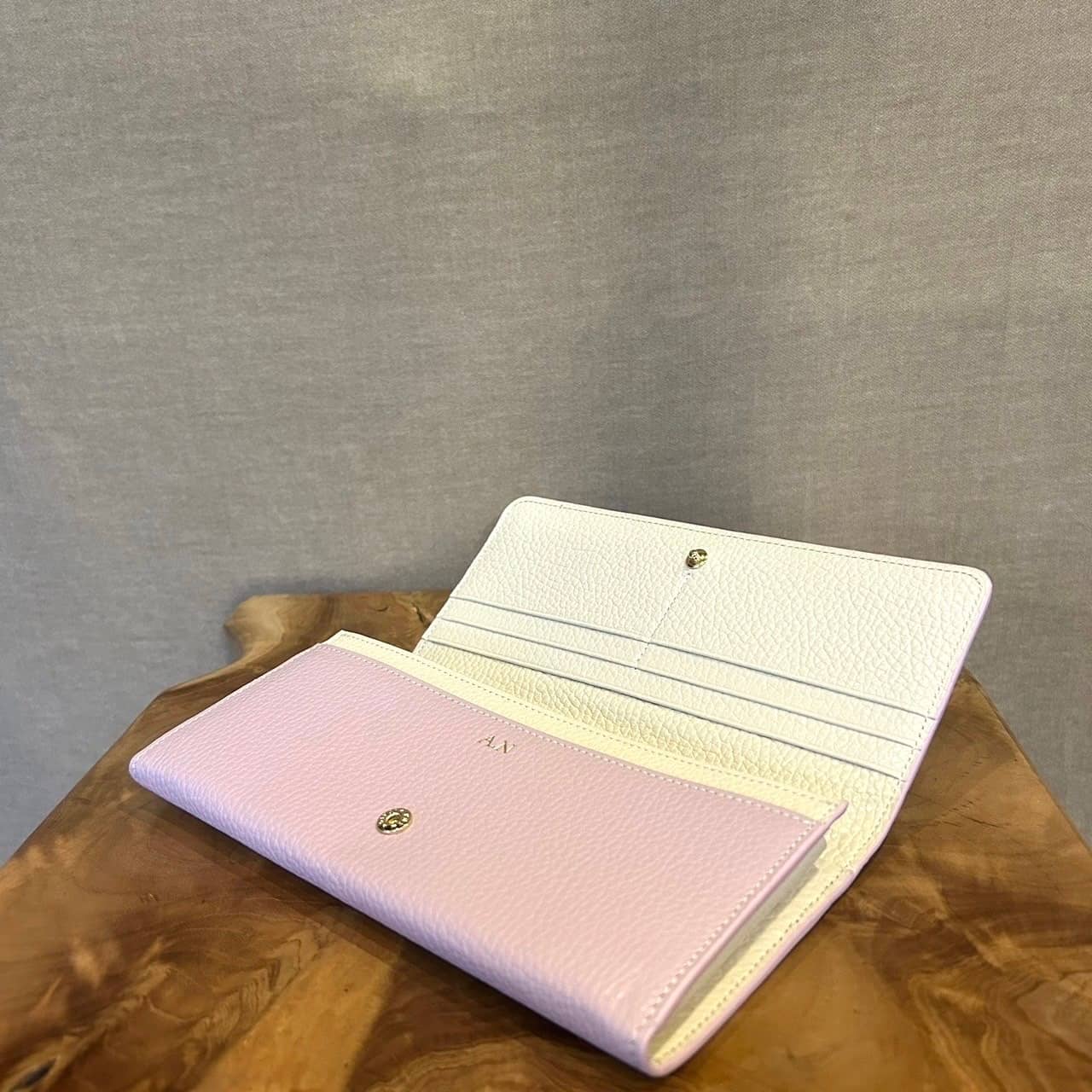 【オーダーメイド革小物】本革 かぶせ長財布（ボタンタイプ） | シューズと揃える革小物
