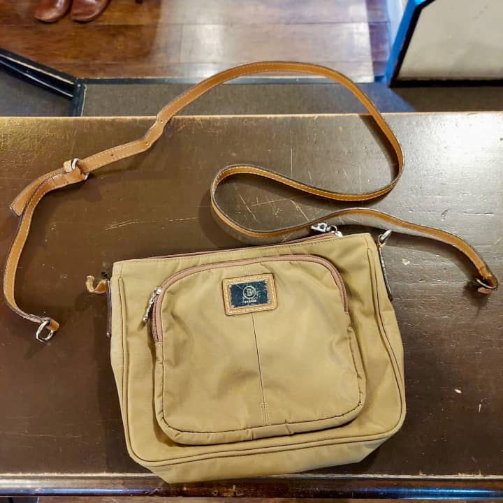 BOGNER（ボグナー）バッグ根革作成＆ショルダーベルト革あて補強縫い | バッグ修理