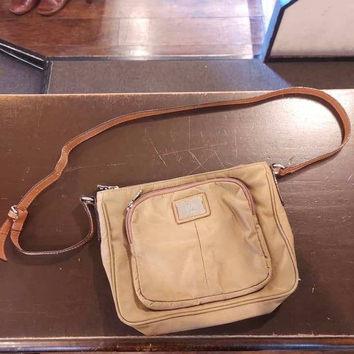 BOGNER（ボグナー）バッグ根革作成＆ショルダーベルト革あて補強縫い | バッグ修理