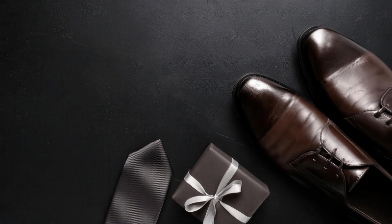 【お父さんに感謝を贈ろう】父の日に「革靴」をプレゼントしたい！靴サイズや種類はどうする？ | 革靴について