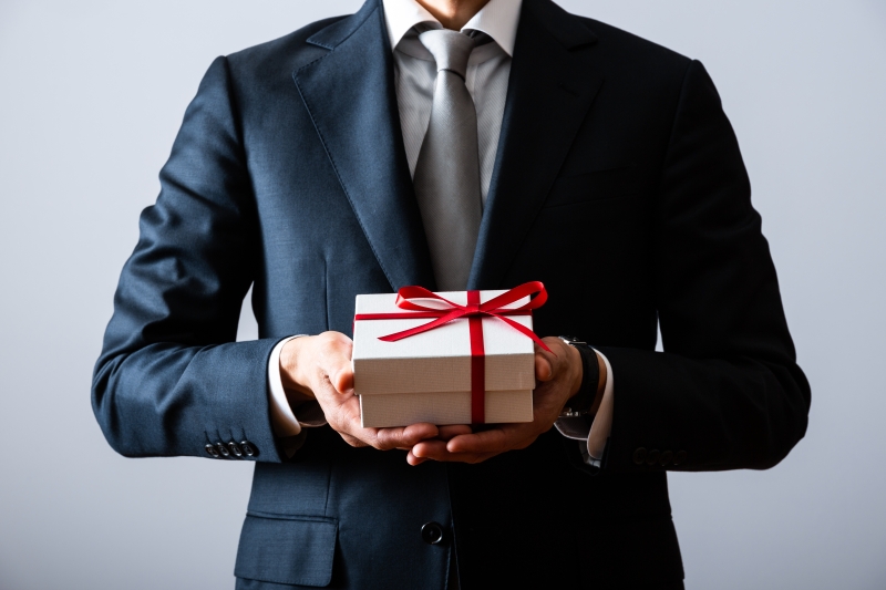 50代男性への誕生日プレゼントは“本物の逸品”を。『ビジネス×第二の青春』を輝かせる贈り物! | 革靴について